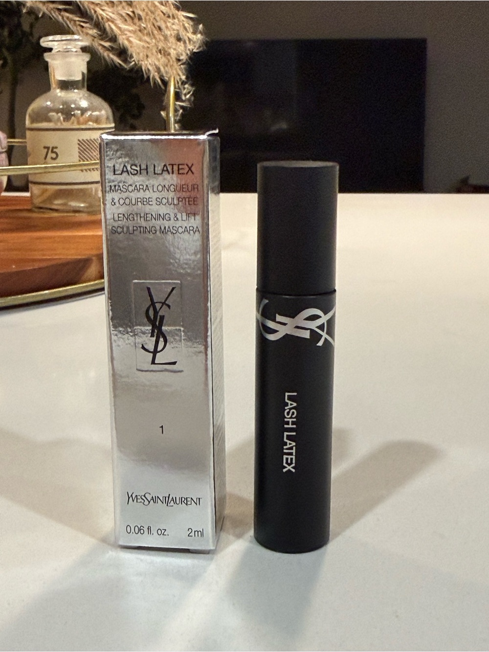 Yves Saint Laurent Lash Latex Sculpting Mascara in Black
